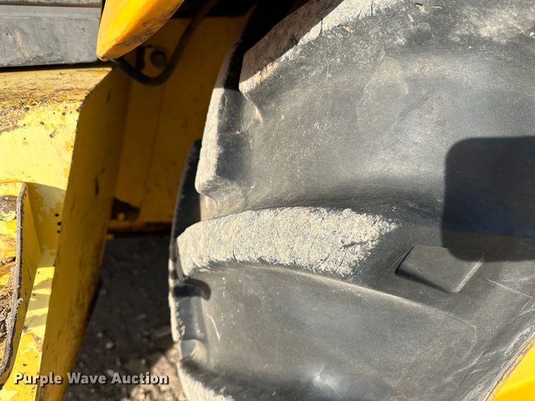 image for item JD9680 New Holland 555E  backhoe