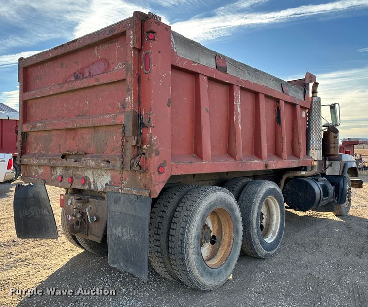 image for item JD9682 1998 Mack RD688S dump truck