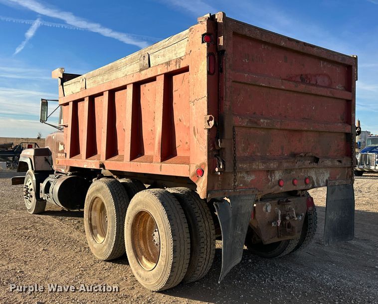image for item JD9682 1998 Mack RD688S dump truck