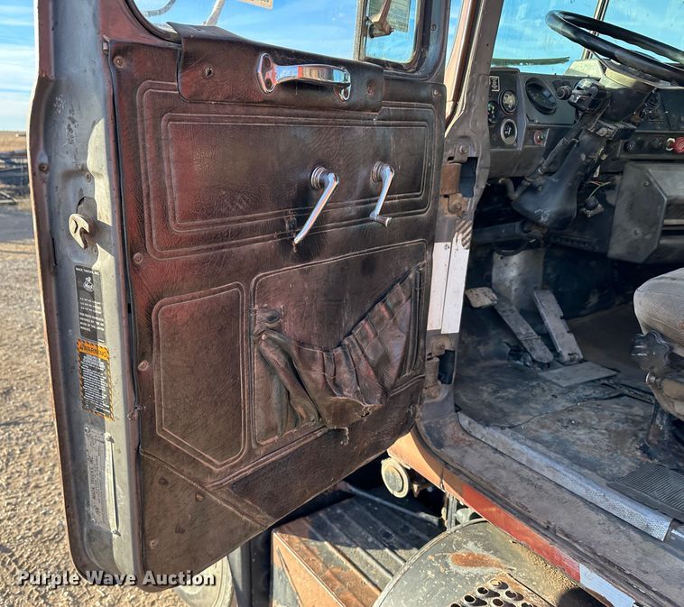 image for item JD9682 1998 Mack RD688S dump truck