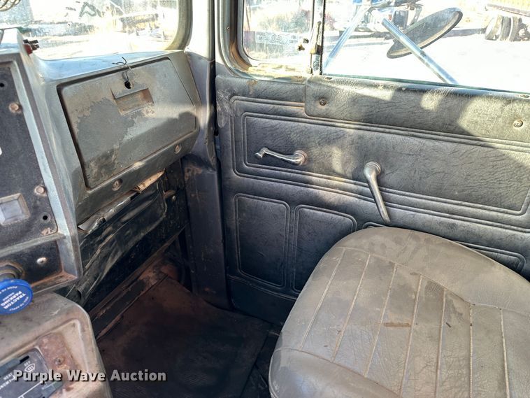 image for item JD9682 1998 Mack RD688S dump truck