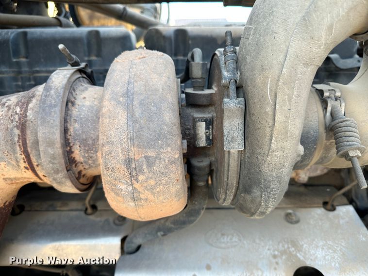 image for item JD9682 1998 Mack RD688S dump truck