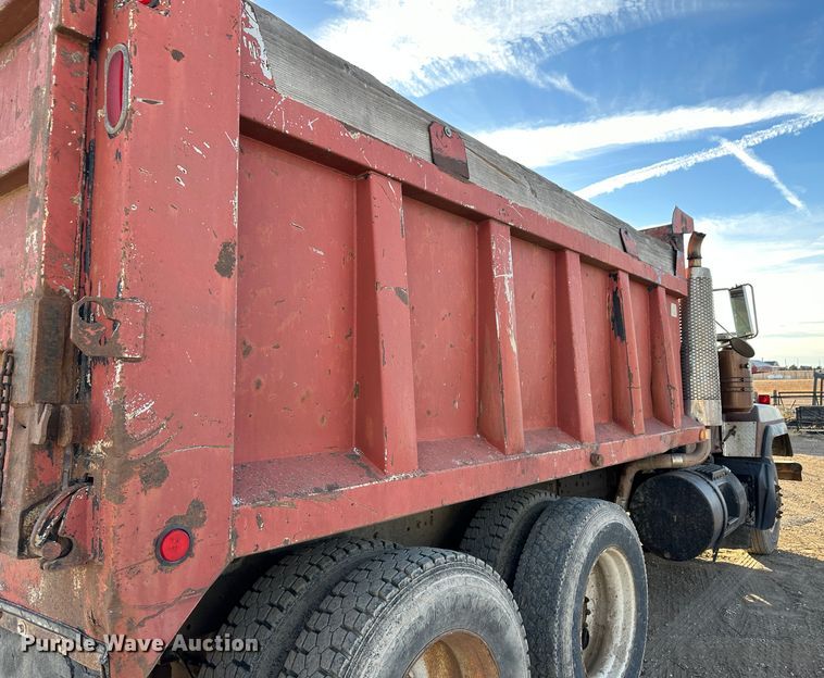 image for item JD9682 1998 Mack RD688S dump truck