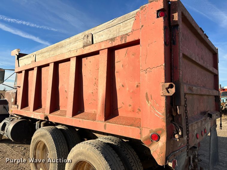 image for item JD9682 1998 Mack RD688S dump truck