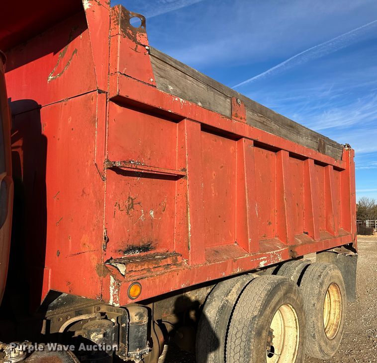 image for item JD9682 1998 Mack RD688S dump truck
