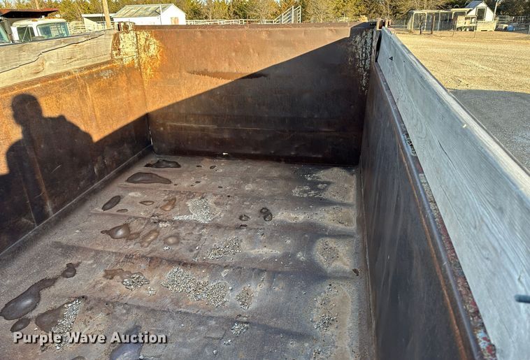 image for item JD9682 1998 Mack RD688S dump truck