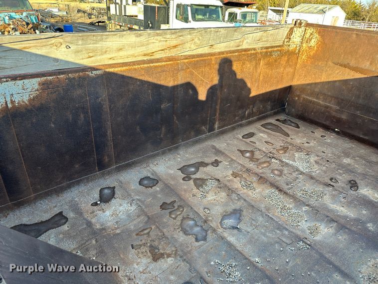 image for item JD9682 1998 Mack RD688S dump truck