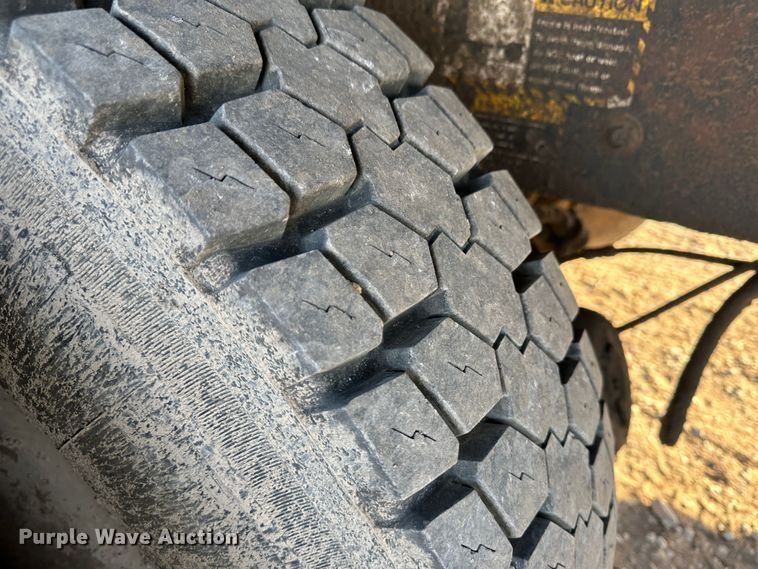 image for item JD9682 1998 Mack RD688S dump truck