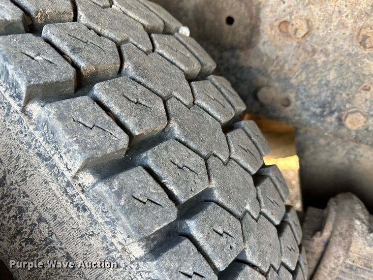 image for item JD9682 1998 Mack RD688S dump truck