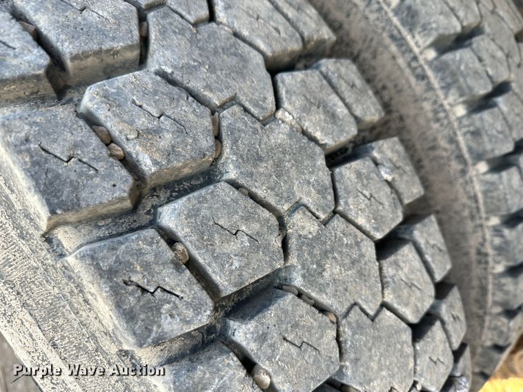 image for item JD9682 1998 Mack RD688S dump truck