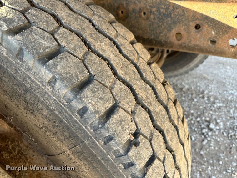 image for item JD9682 1998 Mack RD688S dump truck