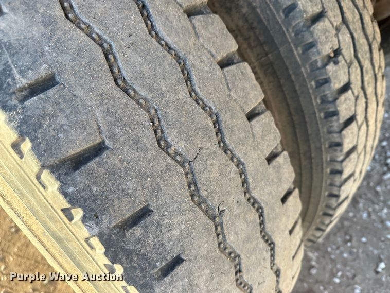 image for item JD9682 1998 Mack RD688S dump truck