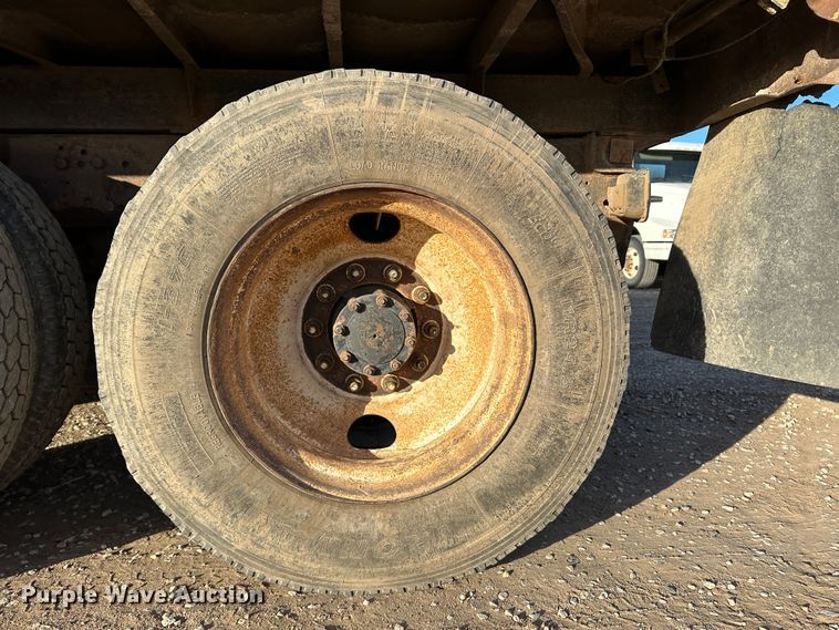 image for item JD9682 1998 Mack RD688S dump truck