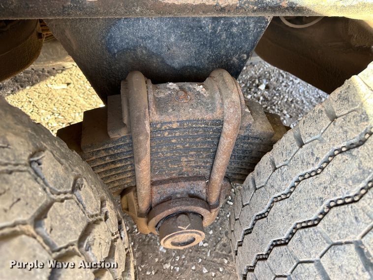 image for item JD9682 1998 Mack RD688S dump truck