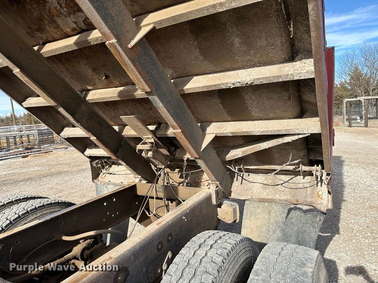 image for item JD9682 1998 Mack RD688S dump truck