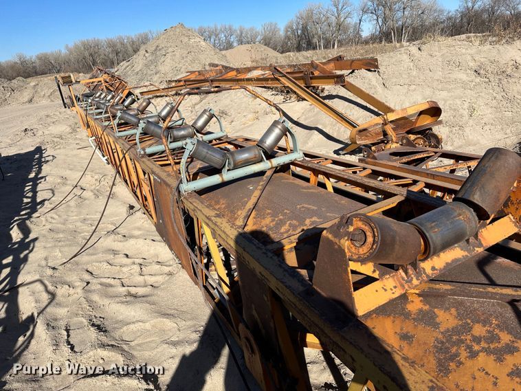 image for item JD9741 Kolberg  mast stacker conveyor