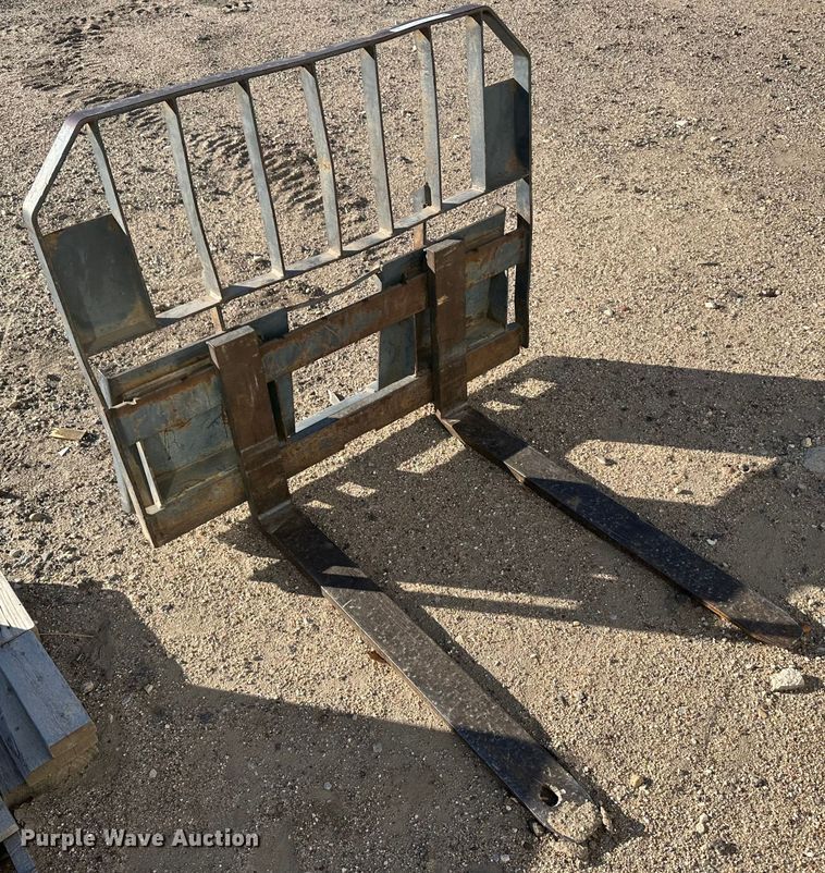 image for item JD9765 42"L skid steer forks