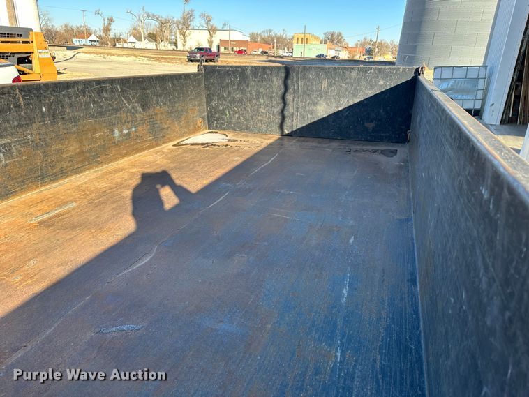 image for item JD9768 2015 PJ D9162  dump trailer