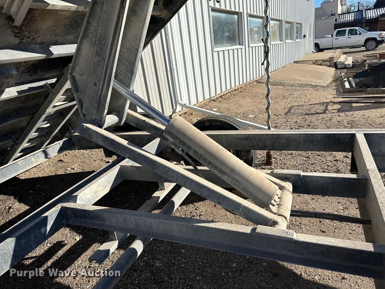 image for item JD9768 2015 PJ D9162  dump trailer