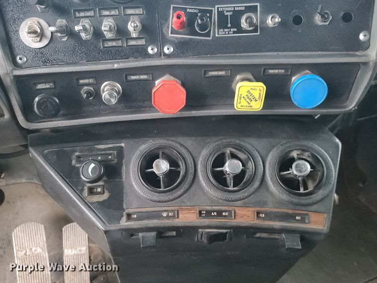 image for item JG9614 1987 Mack RW713  dump truck