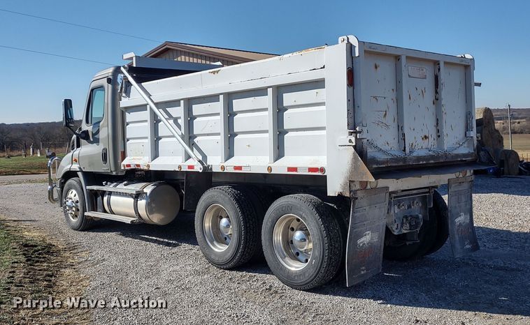 image for item JK9044 2012 Freightliner Cascadia  dump truck