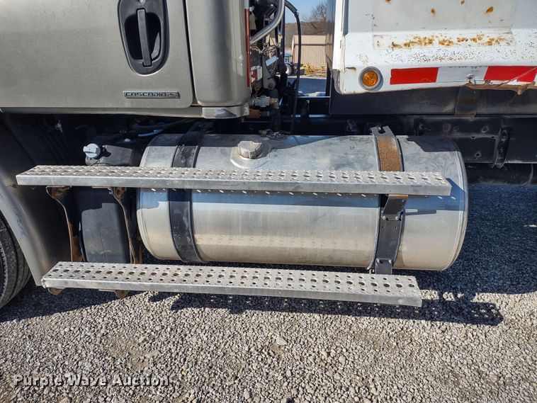 image for item JK9044 2012 Freightliner Cascadia  dump truck