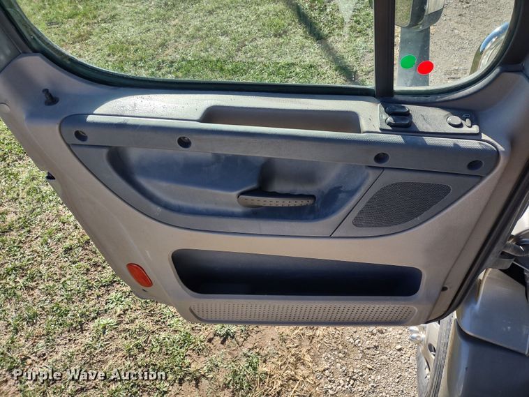 image for item JK9044 2012 Freightliner Cascadia  dump truck