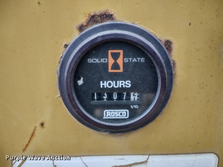 image for item JK9050 1998 Rosco SPRH-H  chip spreader