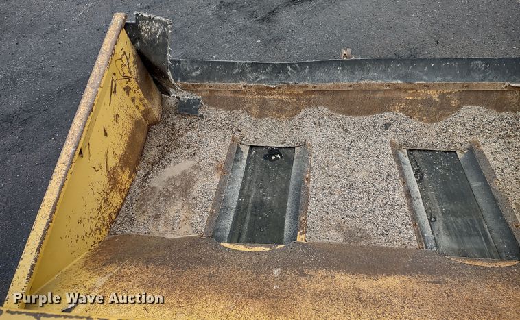 image for item JK9050 1998 Rosco SPRH-H  chip spreader