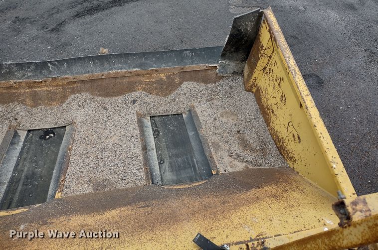 image for item JK9050 1998 Rosco SPRH-H  chip spreader