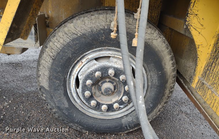 image for item JK9050 1998 Rosco SPRH-H  chip spreader