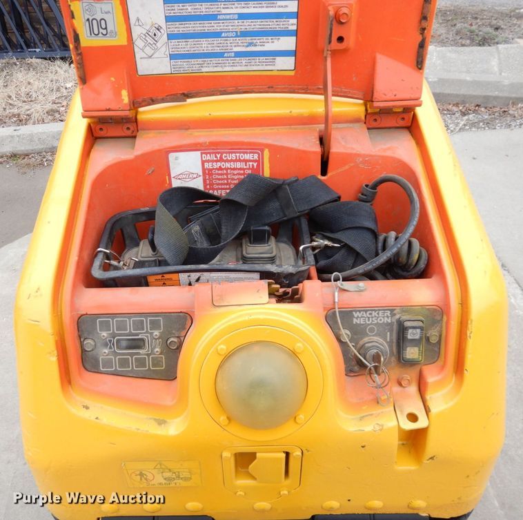 image for item JK9088 2012 Wacker Neuson RT  trench compactor
