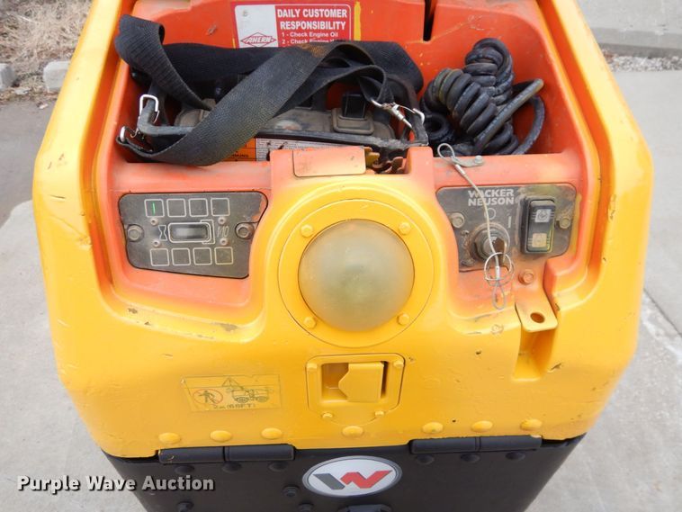 image for item JK9088 2012 Wacker Neuson RT  trench compactor