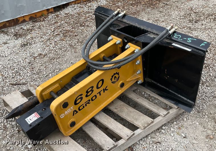 image for item JL9738 2022 Agrotk 680  skid steer breaker