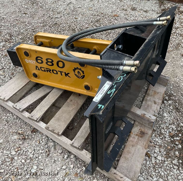 image for item JL9738 2022 Agrotk 680  skid steer breaker