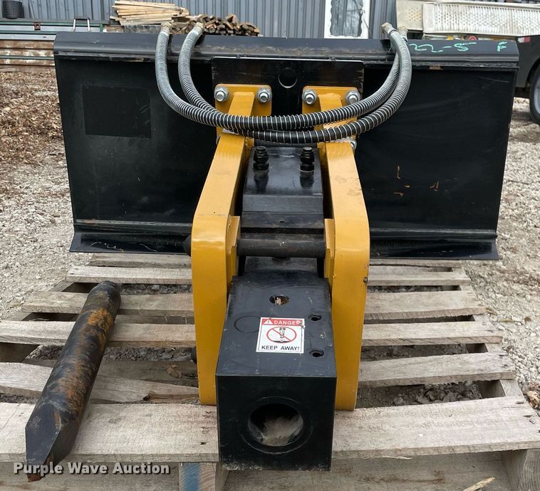 image for item JL9738 2022 Agrotk 680  skid steer breaker