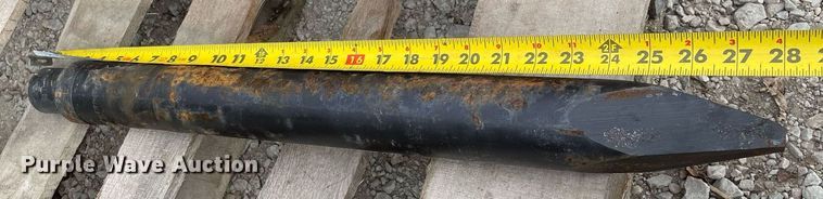 image for item JL9738 2022 Agrotk 680  skid steer breaker