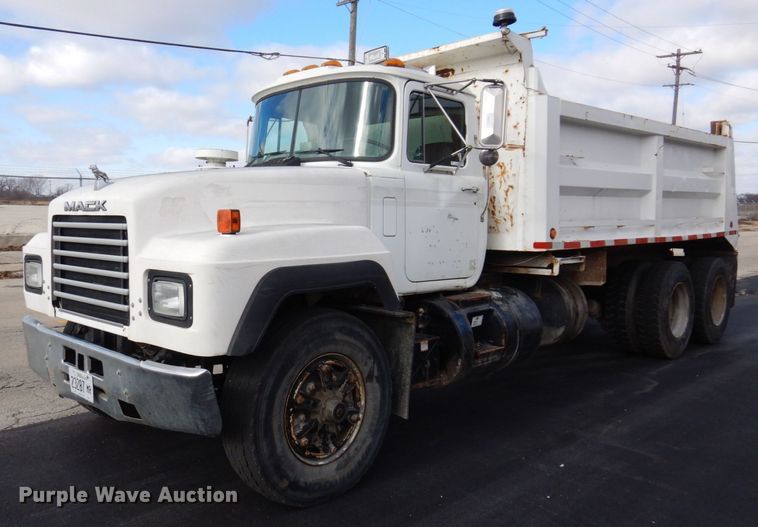image for item JL9753 1995 Mack RD690S  dump truck