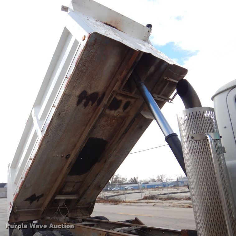 image for item JL9753 1995 Mack RD690S  dump truck