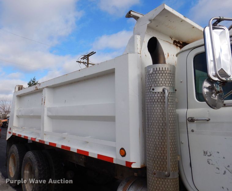 image for item JL9753 1995 Mack RD690S  dump truck