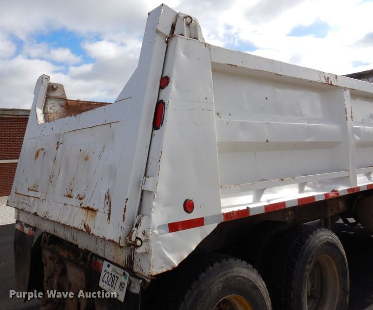 image for item JL9753 1995 Mack RD690S  dump truck