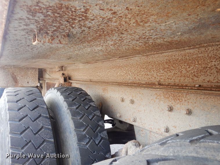 image for item JL9753 1995 Mack RD690S  dump truck