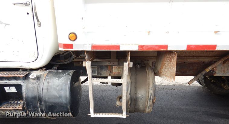 image for item JL9753 1995 Mack RD690S  dump truck