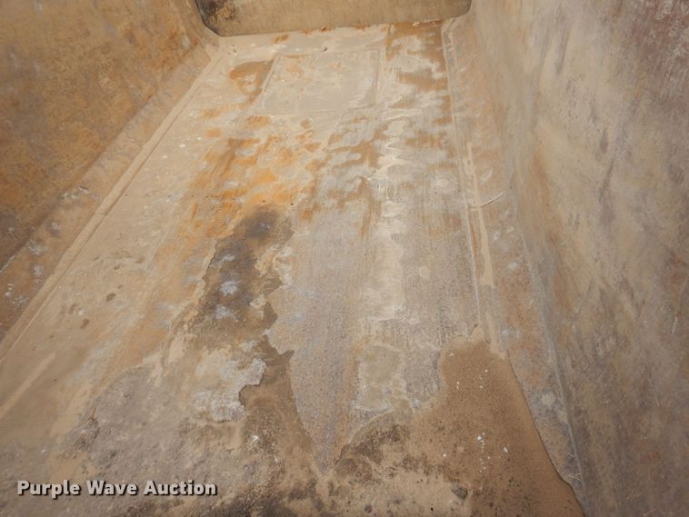 image for item JL9753 1995 Mack RD690S  dump truck