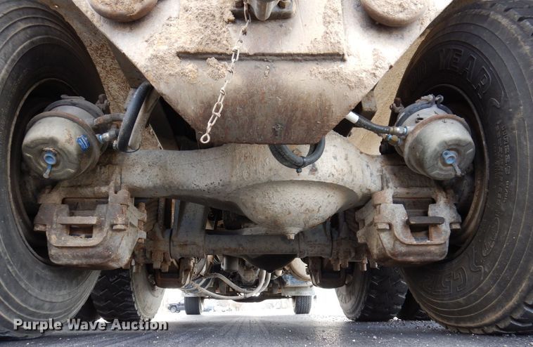 image for item JL9753 1995 Mack RD690S  dump truck