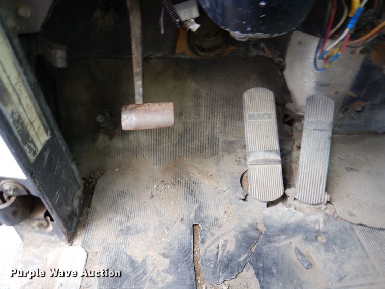 image for item JL9753 1995 Mack RD690S  dump truck