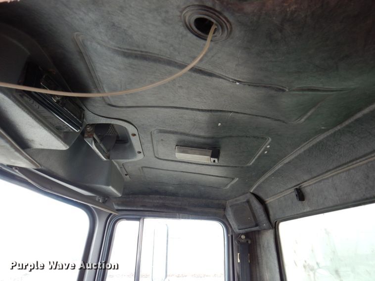 image for item JL9753 1995 Mack RD690S  dump truck