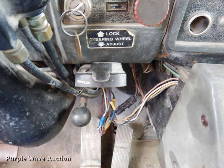 image for item JL9753 1995 Mack RD690S  dump truck