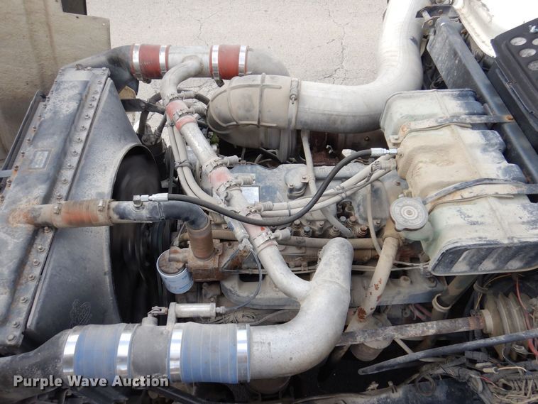 image for item JL9753 1995 Mack RD690S  dump truck