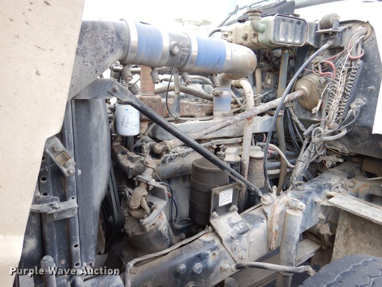 image for item JL9753 1995 Mack RD690S  dump truck